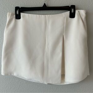 Express Cream/White Mini Skort
